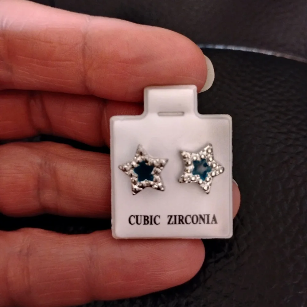 Star Shaped Cubic Zirconia Earrings Studs Silver And Blue